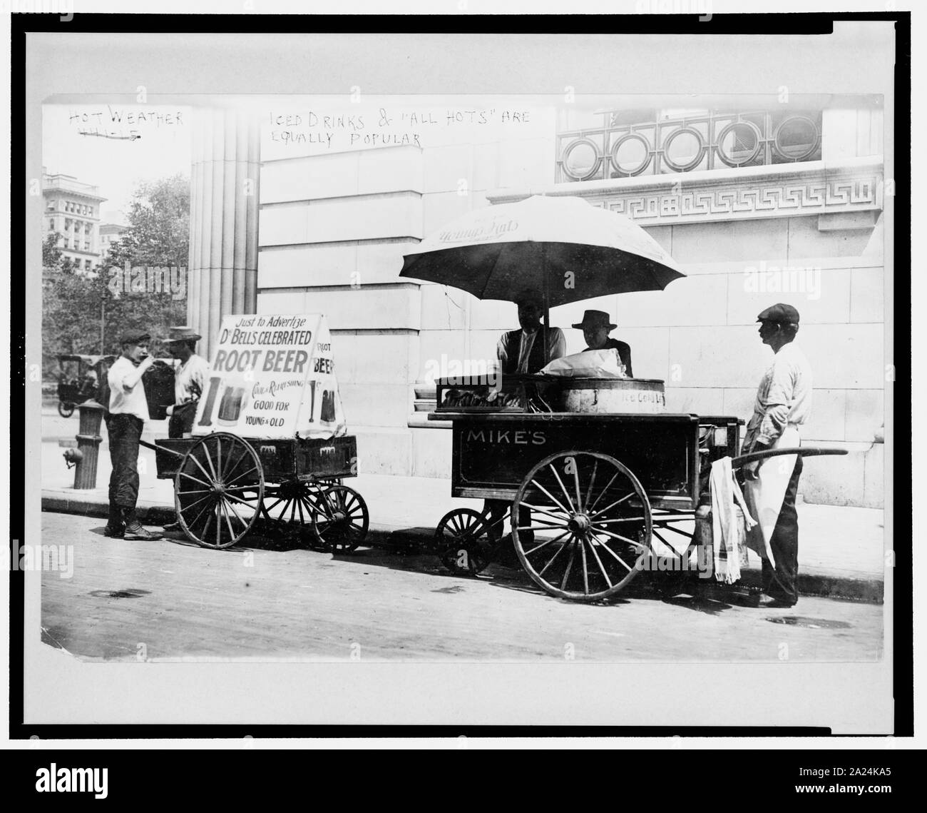 Peddlers iced drinks and snacks Aug. 7, 1908 Stock Photo Alamy