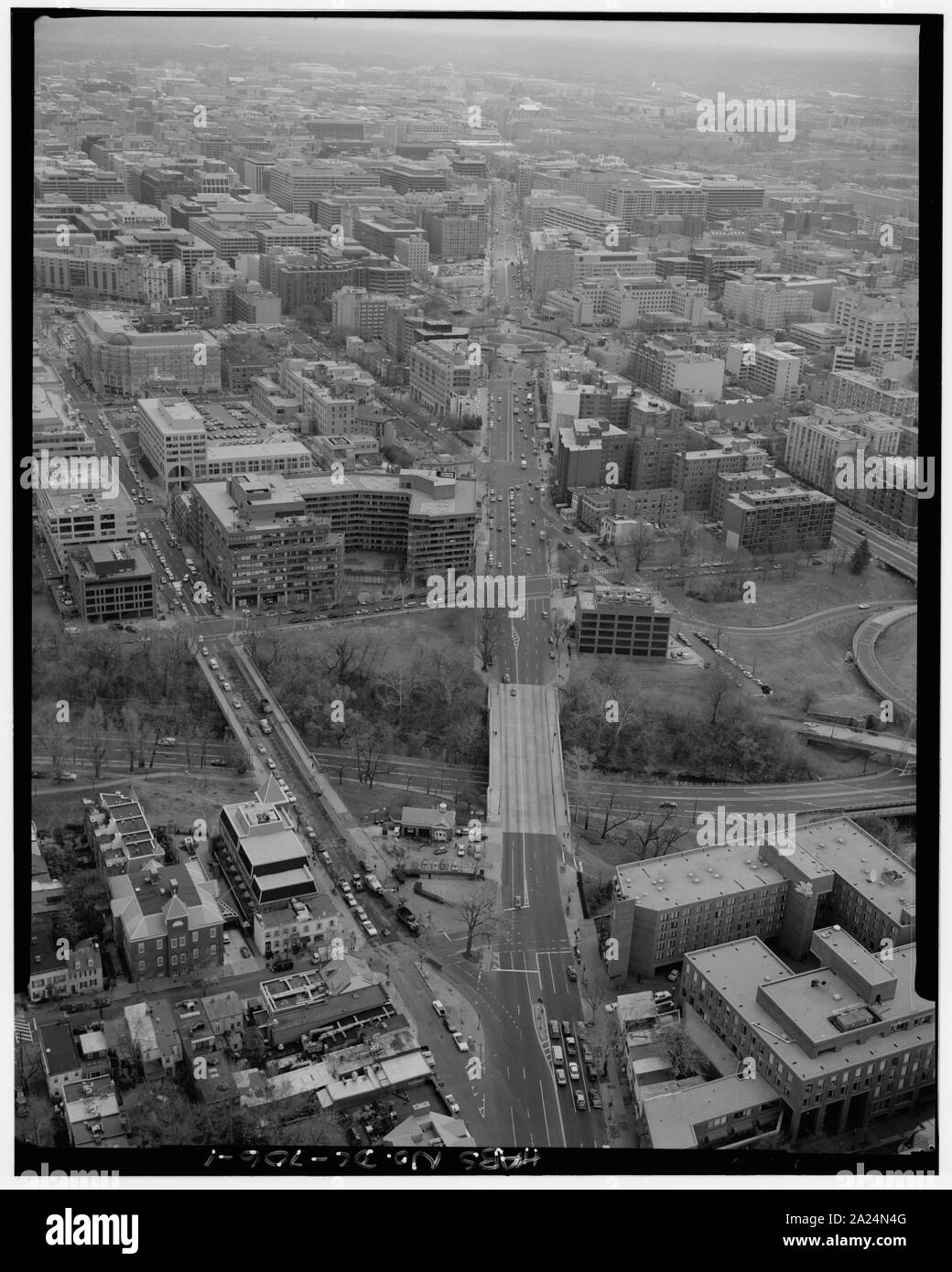 PENNSYLVANIA AVENUE CORRIDOR FROM 30TH STREET IN GEORGETOWN.; 1. AERIAL VIEW SOUTHEAST ALONG THE PENNSYLVANIA AVENUE CORRIDOR FROM 30TH STREET IN GEORGETOWN. - Pennsylvania Avenue, Washington, District of Columbia, DC; Stock Photo