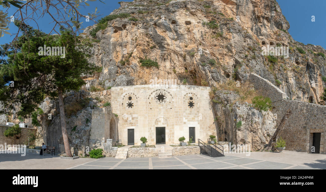 Saint Pierre Kilisesi in Antakya, Hatay, Turkey Stock Photo Alamy