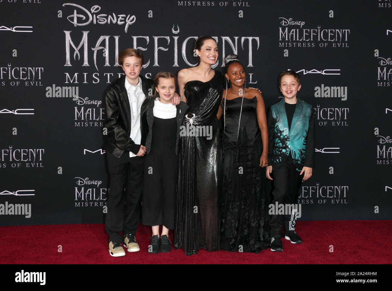 Hollywood, California, USA. 30th Sep, 2019. Shiloh Nouvel Jolie-Pitt, Vivienne Marcheline Jolie-Pitt, Angelina Jolie, Zahara Marley Jolie-Pitt, Knox Léon Jolie-Pitt, at the Maleficent: Mistress Of Evil premiere at El Capitan Theater in Los Angeles, California on September 30, 2019 in Los Angeles, California. Credit Faye Sadou/MediaPunch Credit: MediaPunch Inc/Alamy Live News Stock Photo