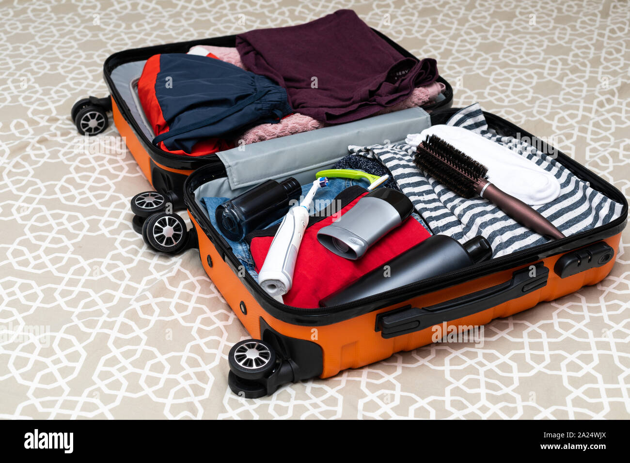 Hotel shampoo suitcase hi-res stock photography and images - Alamy
