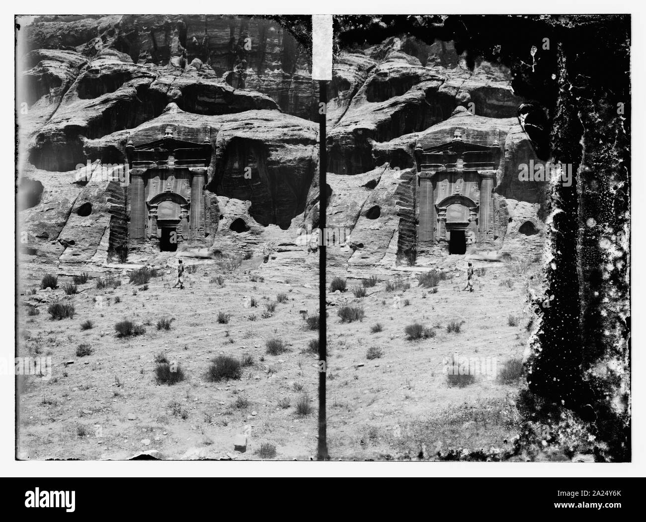 Tombs petra jordan middle Black and White Stock Photos & Images - Alamy