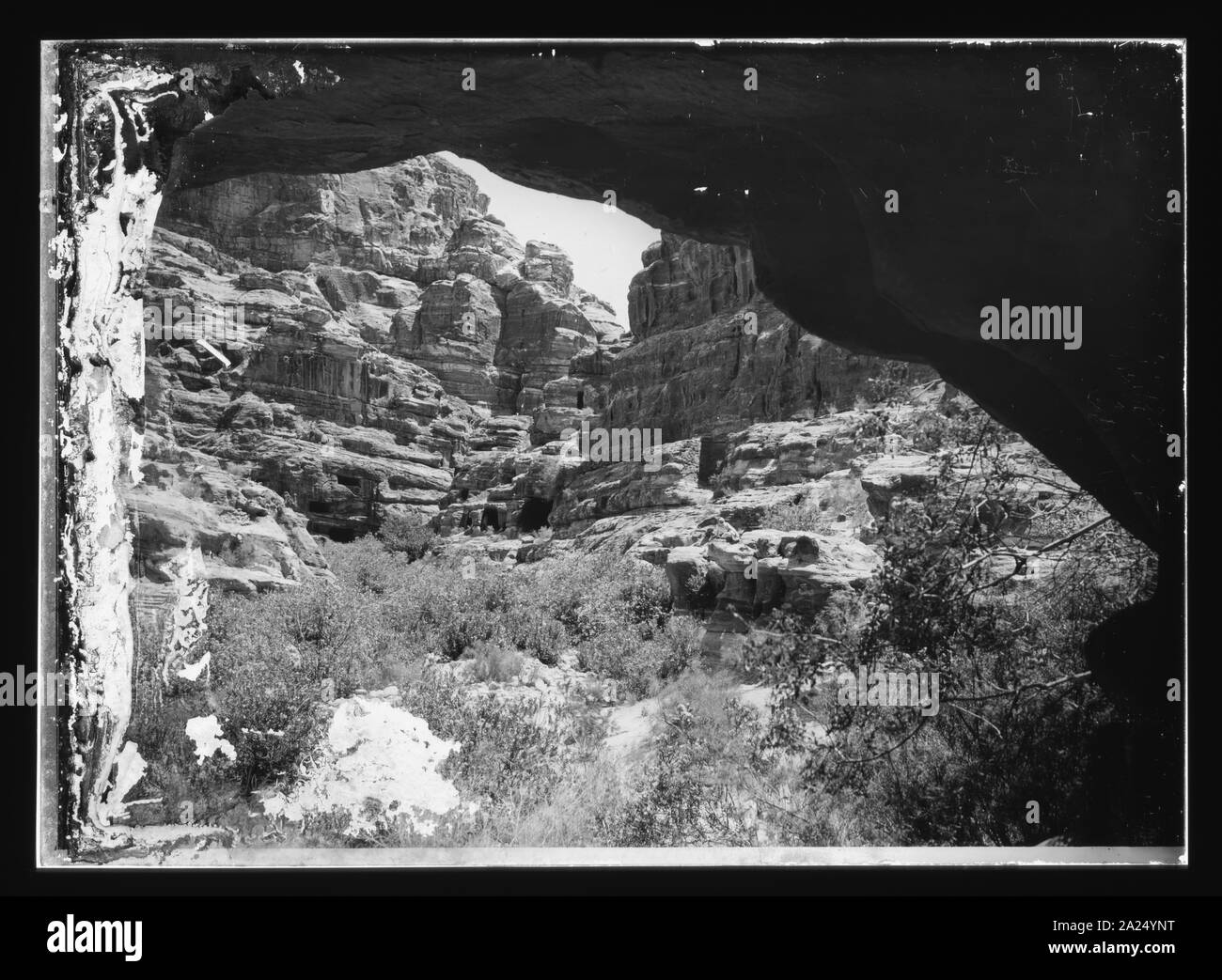 Petra ancient site Black and White Stock Photos & Images - Alamy
