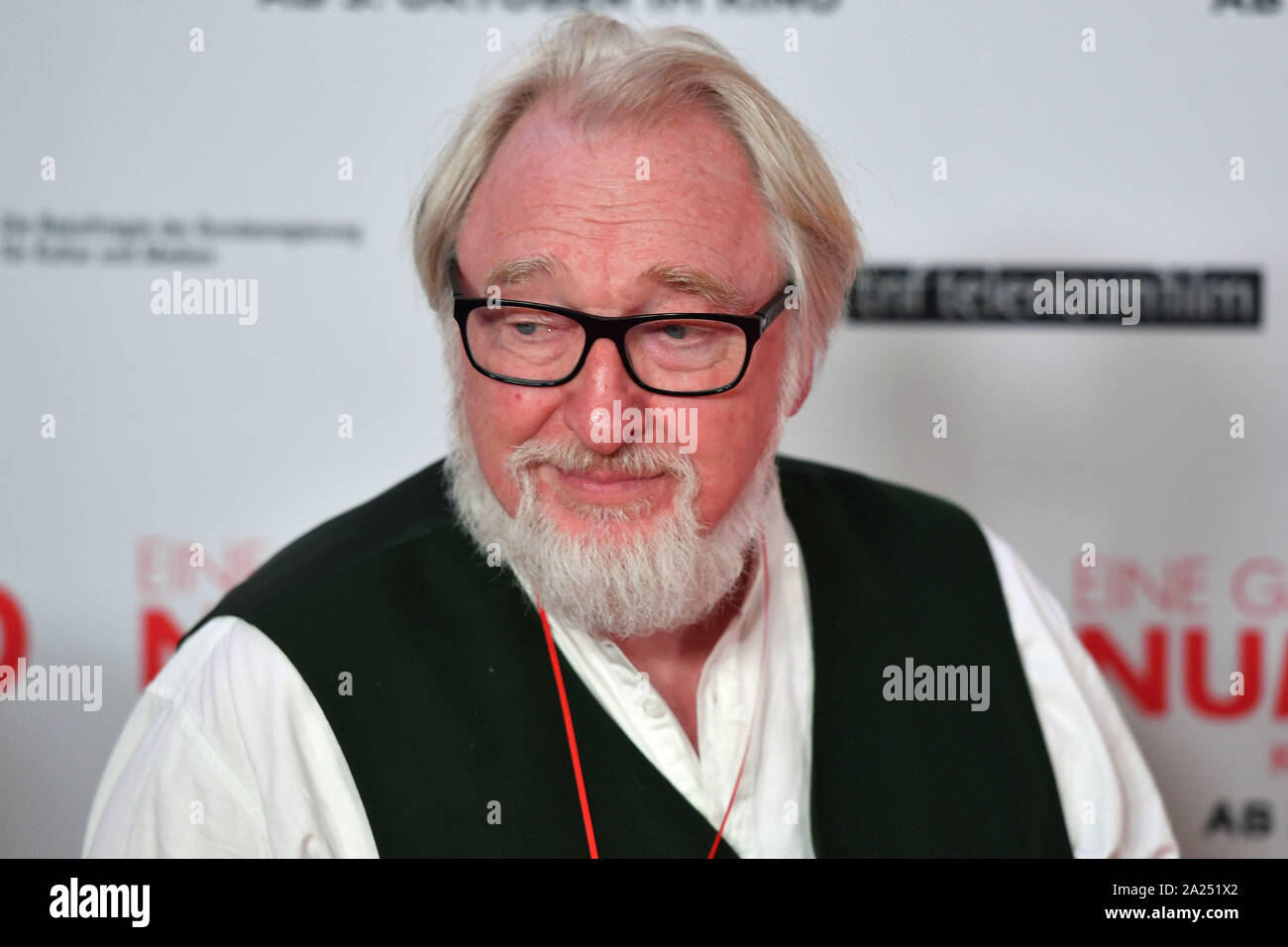 Munich, Deutschland. 30th Sep, 2019. Felix von MANTEUFFEL (actor), single  image, single image, portrait, portrait, portrait. Red Carpet, Red Carpet,  Arrival. World premiere, cinema premiere A VERY HOT NUMBER 2.0 on 30.09.2019