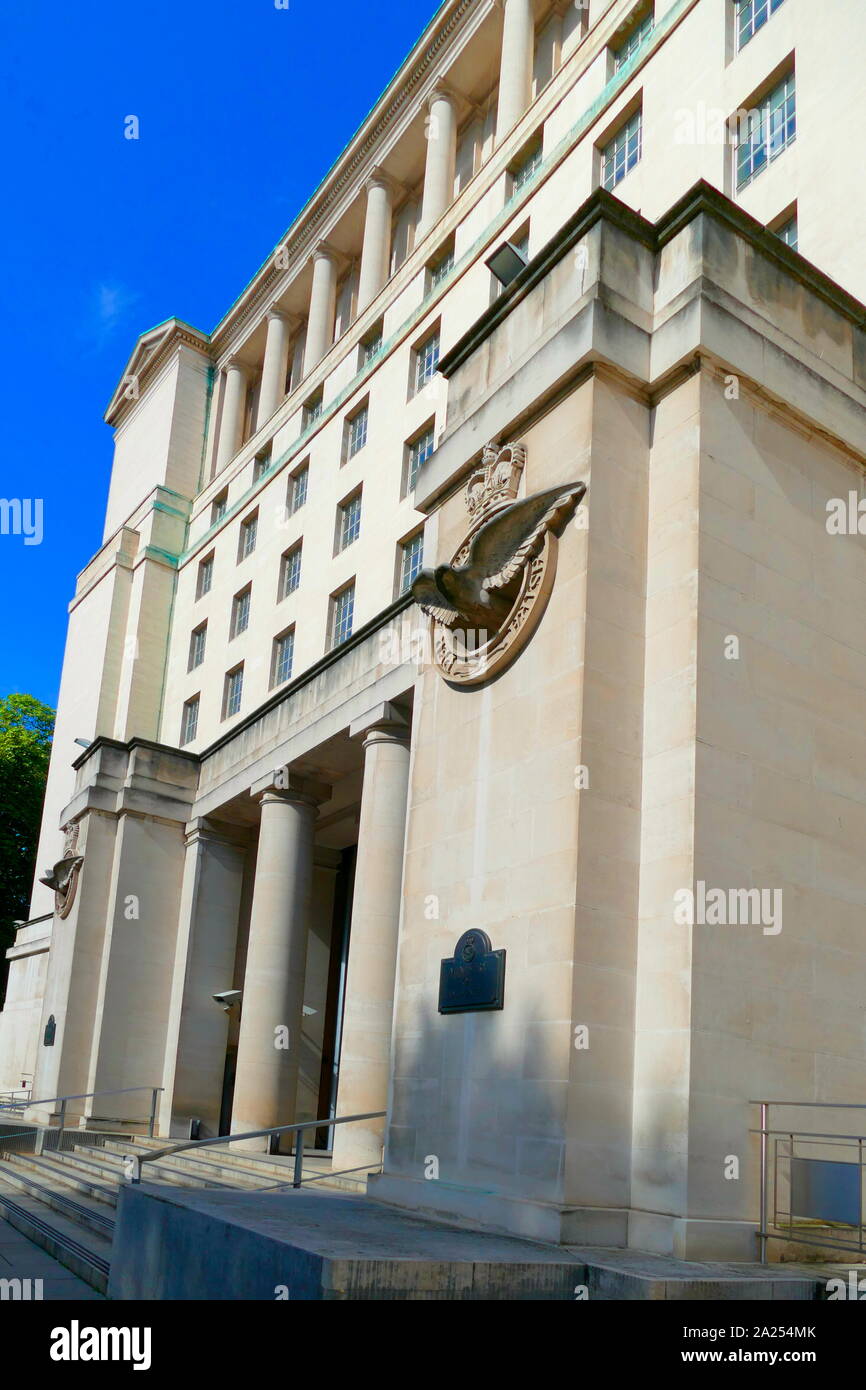 The headquarters of the Ministry of defence, in Whitehall, London ...