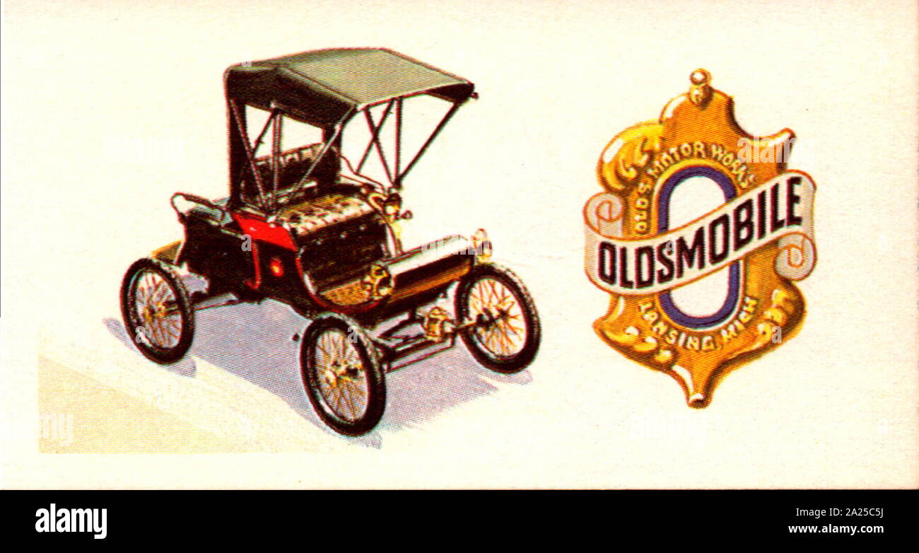 The 1903 Oldsmobile Curved Dash, was the first mass-produced car, made from the first automotive assembly line. Brooke Bond Tea collector card. Stock Photo