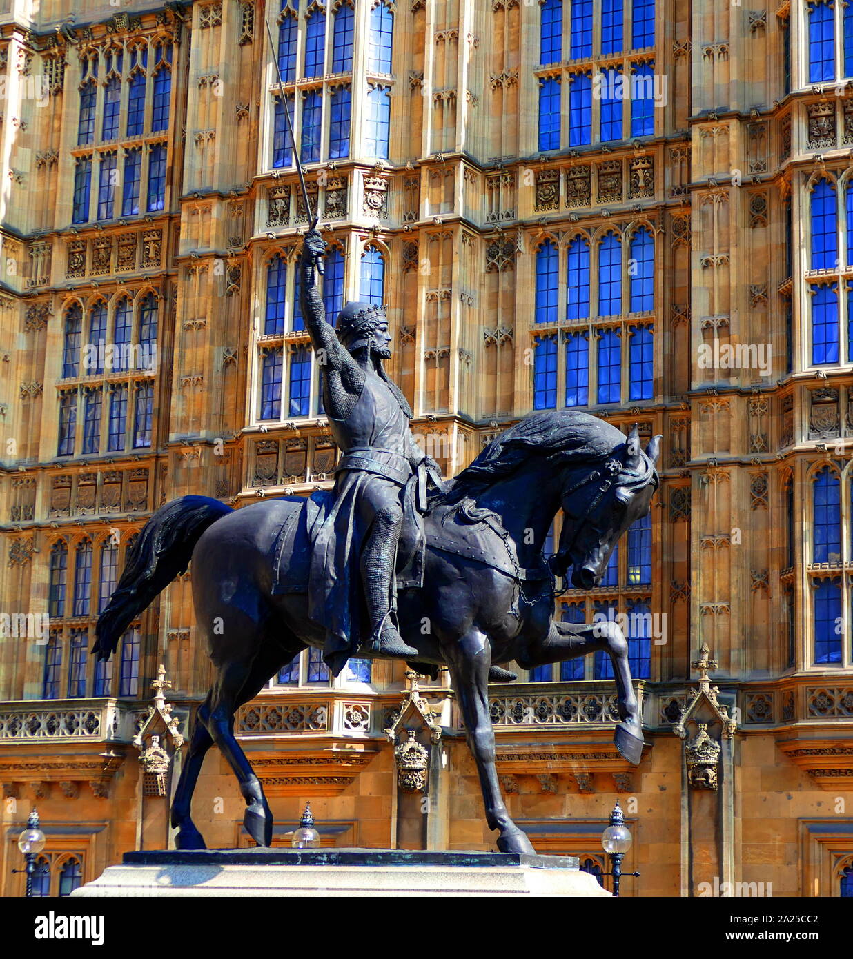 Statue outside Parliament, London showing, Richard I (1157 – 1199), King of England from 1189 until his death. He was known as Richard Coeur de Lion or Richard the Lion heart, because of his reputation as a great military leader and warrior Stock Photo