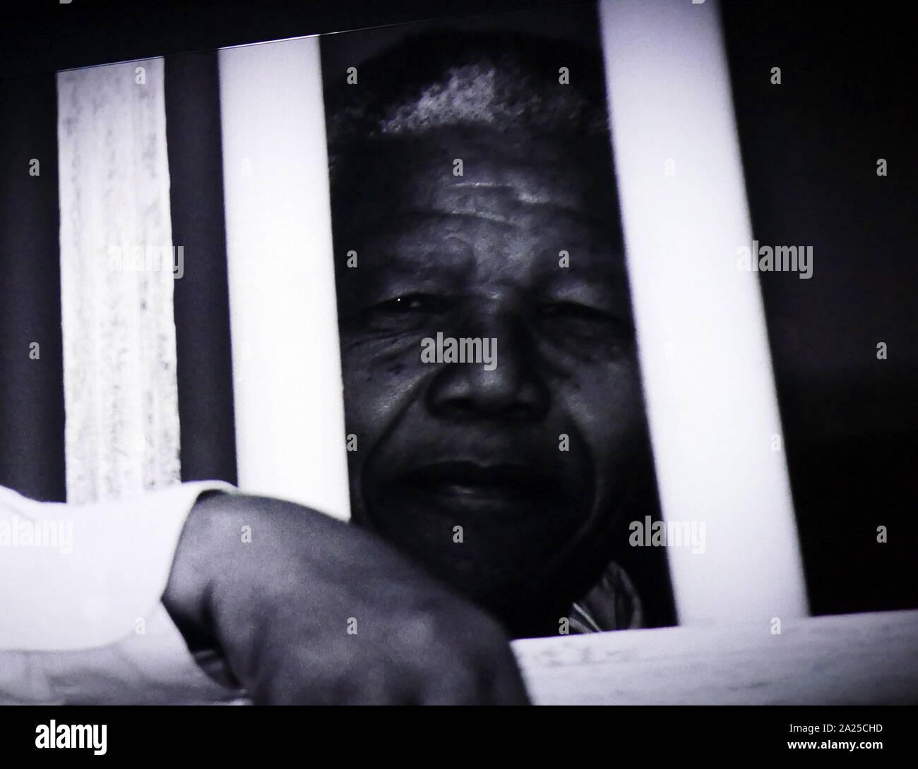 Visit by President Nelson Mandela of South Africa, to his former prison cell on Robben Island Cape town. Nelson Rolihlahla Mandela (1918 – 2013), South African anti-apartheid revolutionary, political leader; served as President of South Africa from 1994 to 1999 Stock Photo
