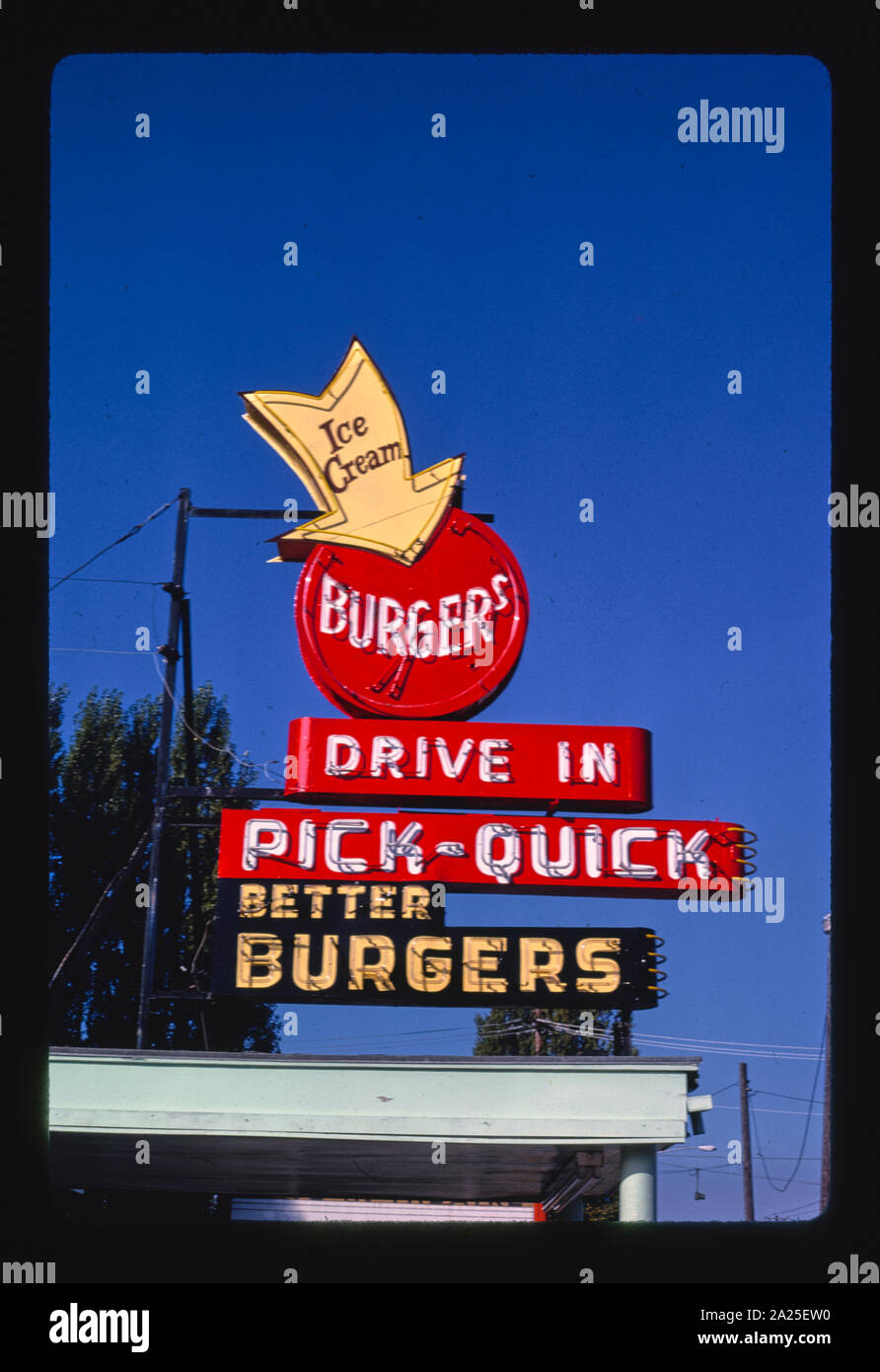 Burger restaurant sign hi res stock photography and images Alamy