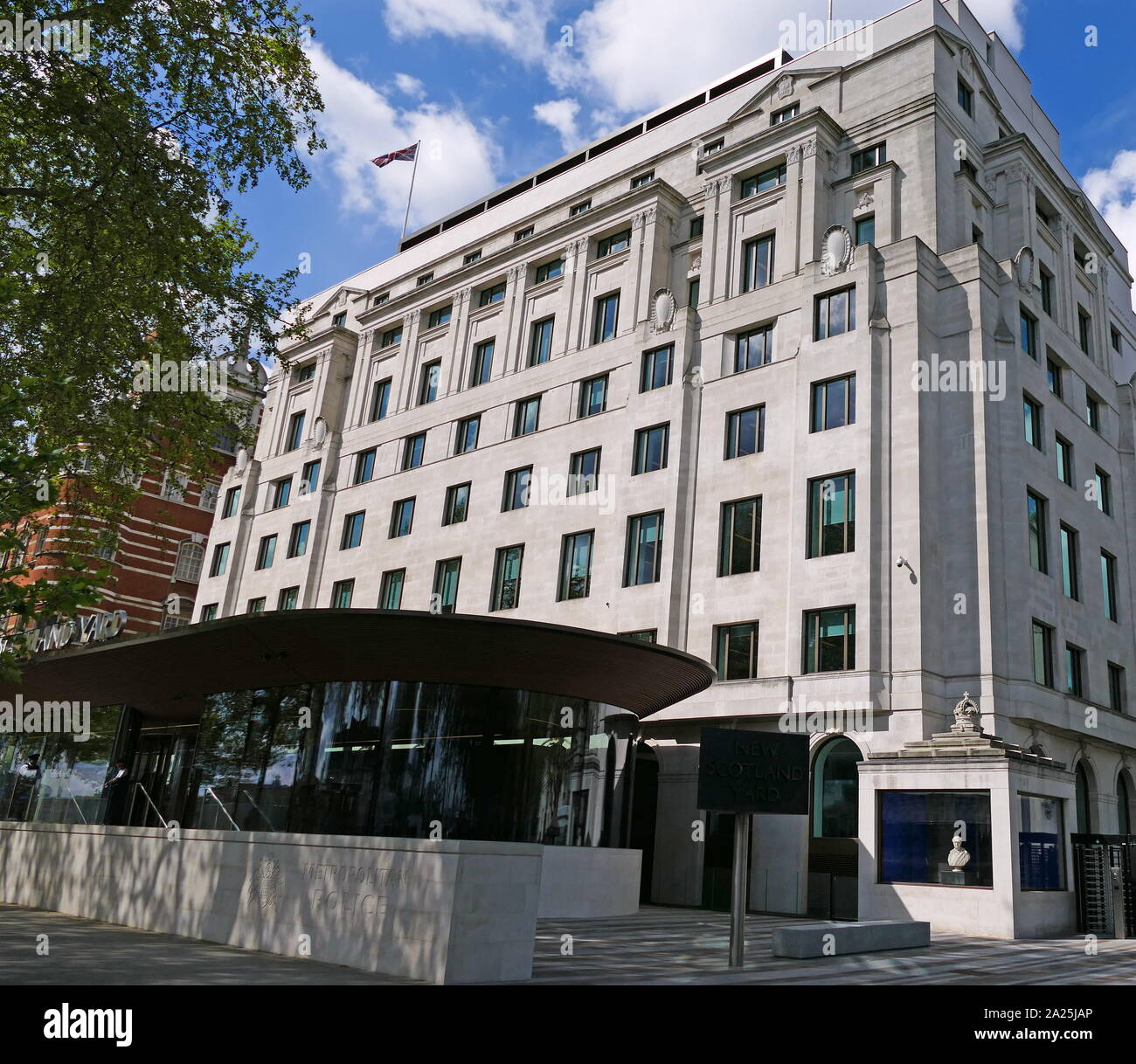 New Scotland Yard, in Westminster, London. Since November 2016, it has been the headquarters of Metropolitan Police Service Stock Photo