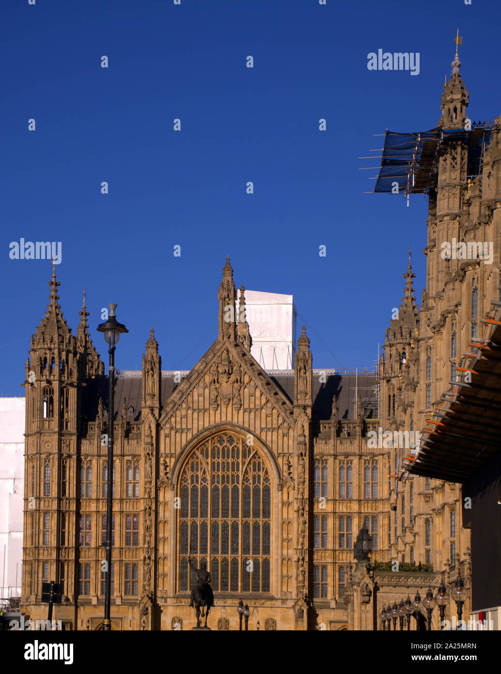 Exterior of the Palace of Westminster, the meeting place of the House of Commons and the House of Lords, the two houses of the Parliament of the United Kingdom Stock Photo