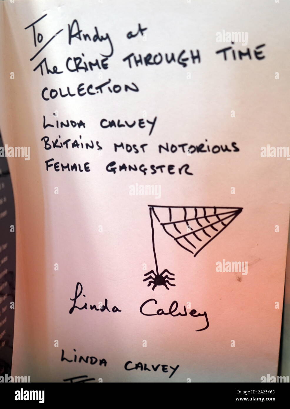 Hand-written note by Linda Calvey 'The Black Widow'. Linda Calvey (born Linda E P Welford) (1948-) an English murderer and armed robber, jailed for killing her lover Ronnie Cook in 1990. Stock Photo