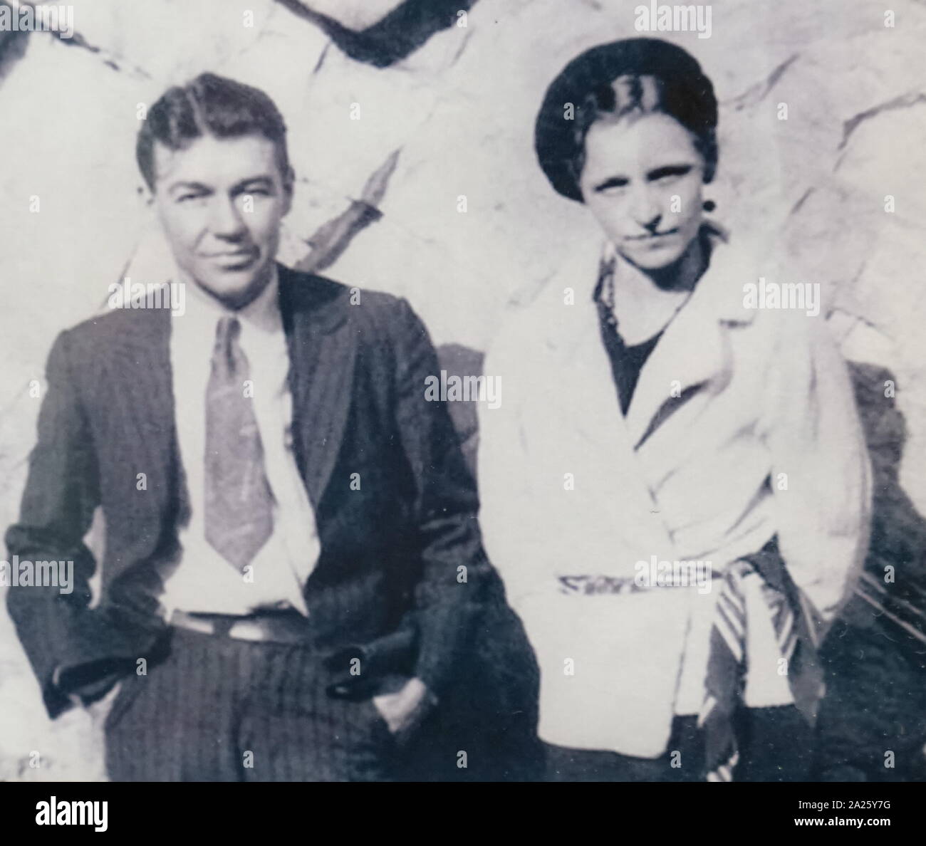 A photograph of Bonnie and Clyde. Bonnie Elizabeth Parker (1910-1934) and Clyde Chestnut Barrow (1909-1934) American criminals who travelled around the Central United States with their gang during the Great Depression. Stock Photo