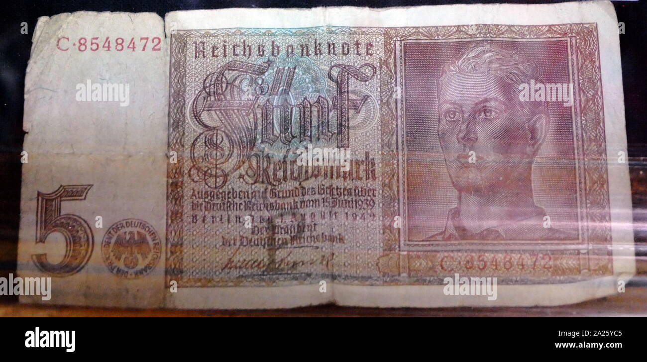 Germany currency hi-res stock photography and images - Alamy