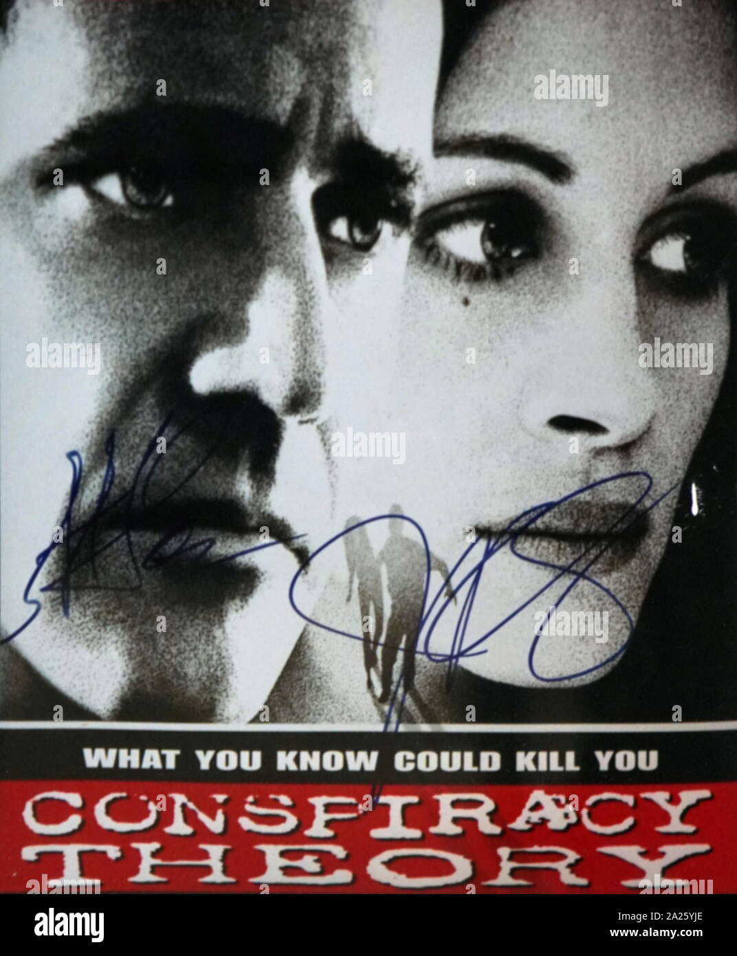 Poster for the movie 'Conspiracy Theory' signed by Julia Roberts and Mel Gibson. Stock Photo