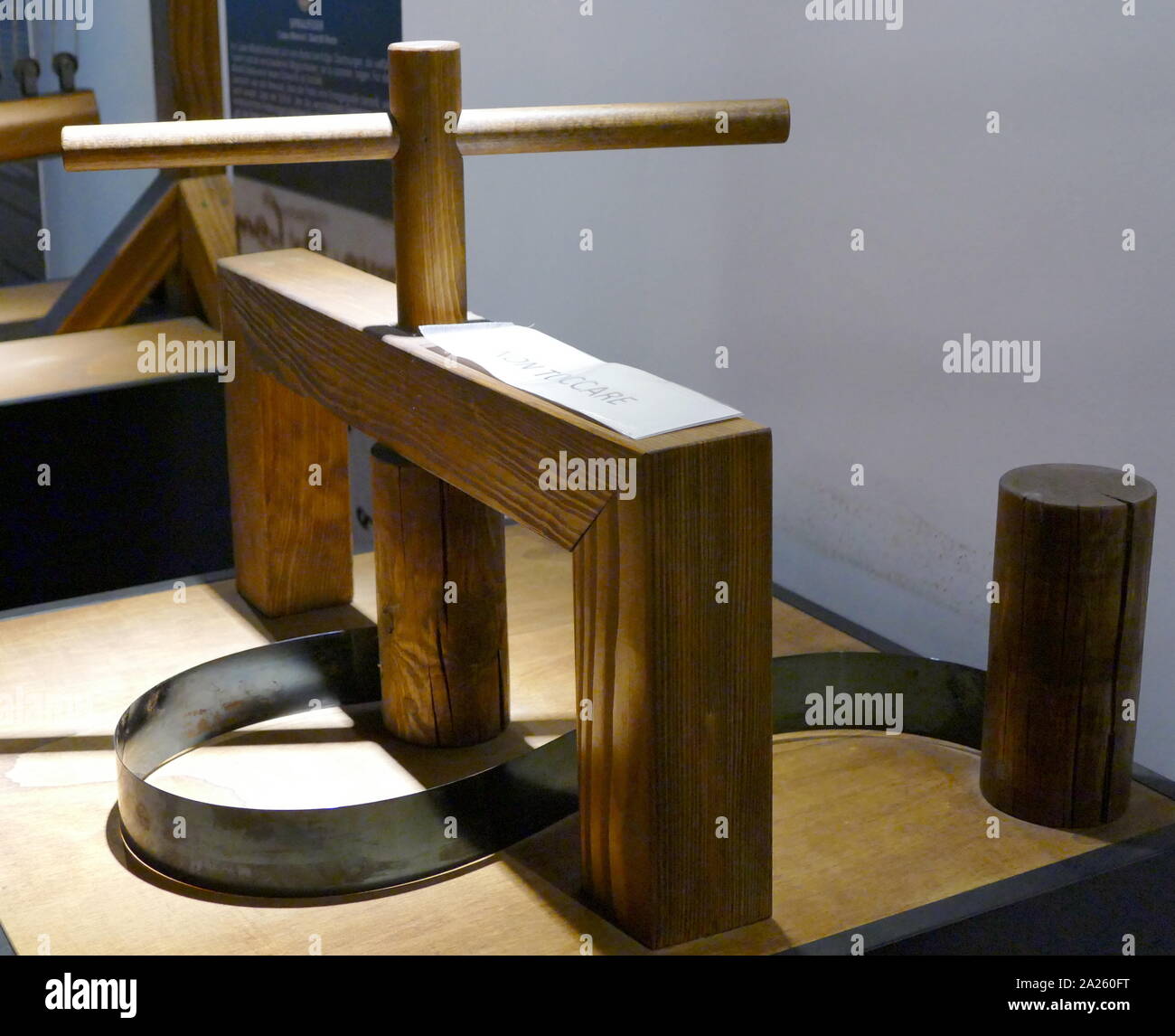 model of Leonardo Da Vinci's mechanism, for an ELASTIC SPRING illustrating various types of springs and different ways to load them: this model is an interpretation of one of these. Leonardo was aware that the spring is a source of energy, just as he was aware that the propulsion guaranteed by the various types of springs varied continuously. based on a drawing by Leonardo da Vinci (1452-1519), Italian artist and polymath. Madrid Codex I, folio 85 r. Stock Photo