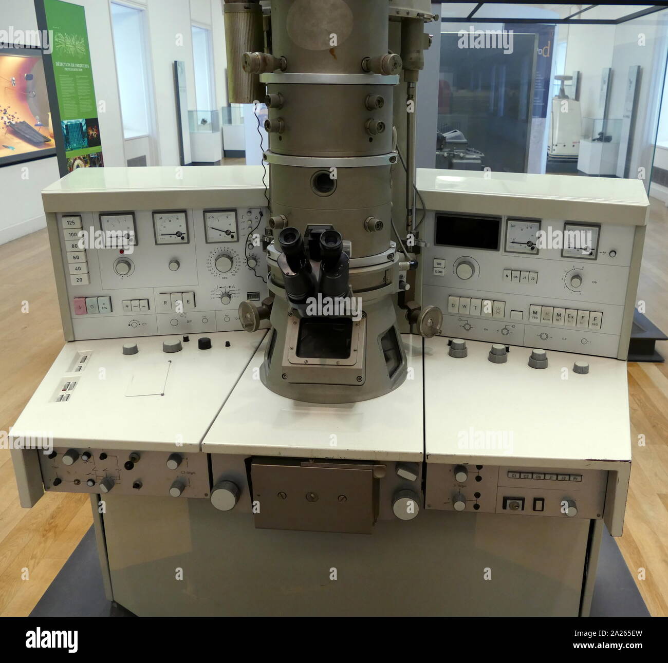 Siemens Transmission Electron Microscope, Used for the examination of