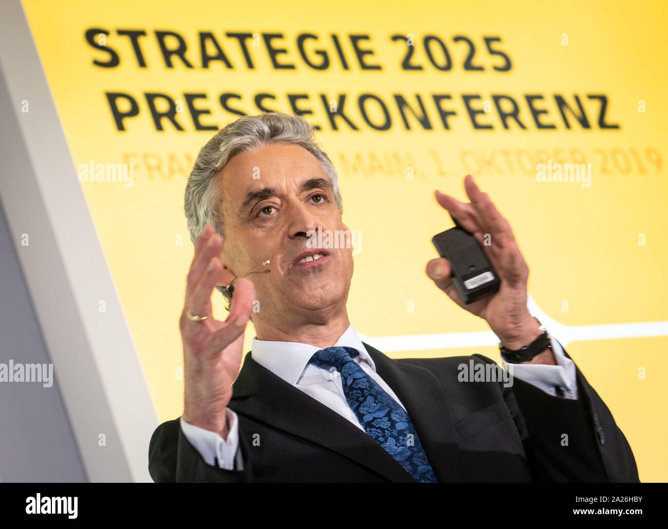 01 October 2019, Hessen, Frankfurt/Main: Frank Appel, CEO of Deutsche Post AG, will present Deutsche Post's strategy until 2025 at a press conference. Every five years, the Bonn-based Group updates its approach. Photo: Frank Rumpenhorst/dpa Stock Photo
