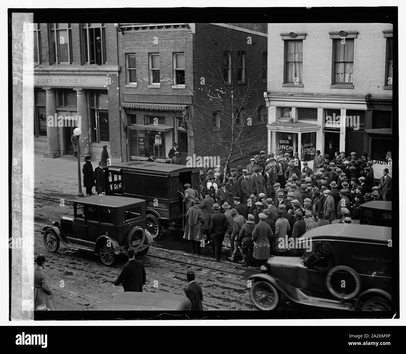 Police raid on gamblers den. E. St. bet. 12 and 13th, 1/31/25 Stock Photo