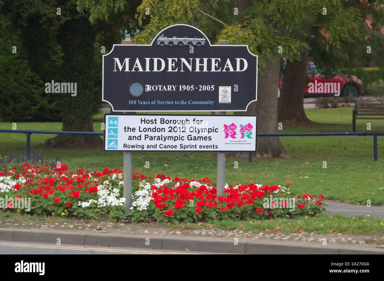 Maidenhead Town Boundary Sign in Flower Bed Stock Photo