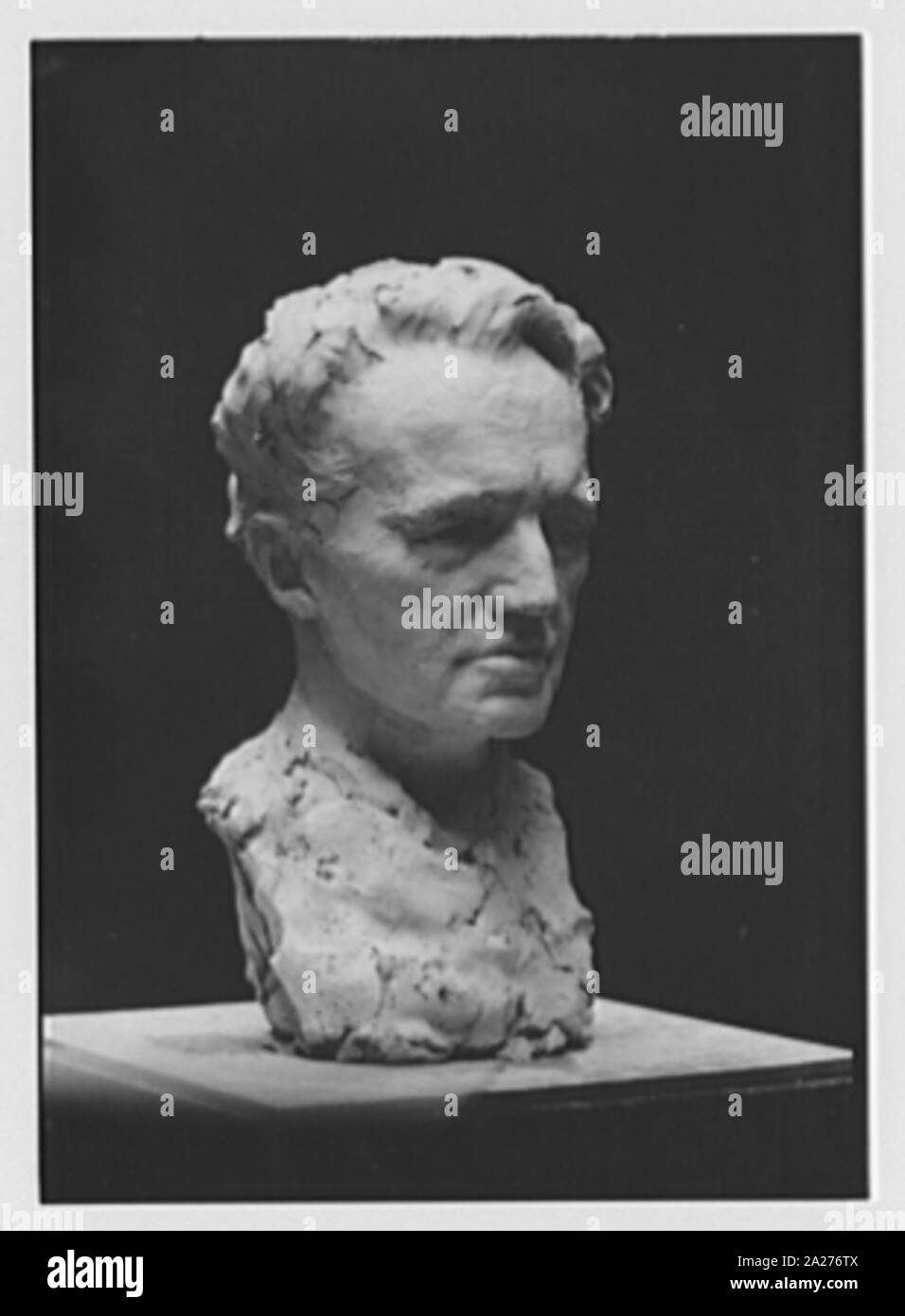 Portrait sculpture of arnold genthe by brenda putnam stock photo alamy