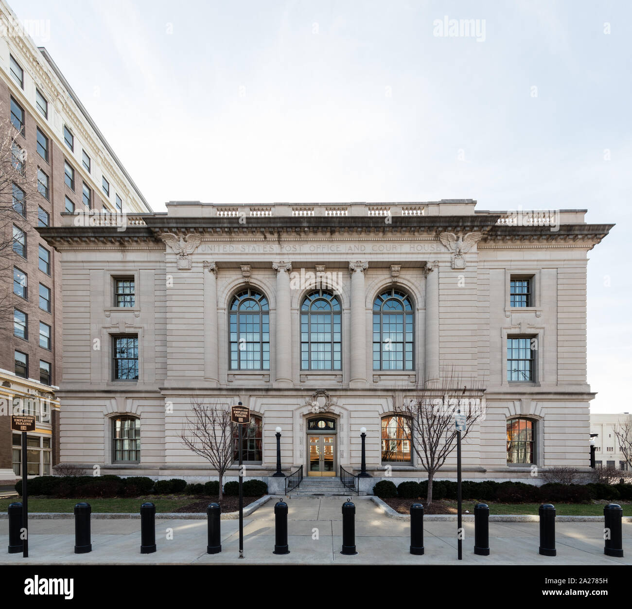 Post office exterior. Sidney L. Christie Federal Building, Huntington