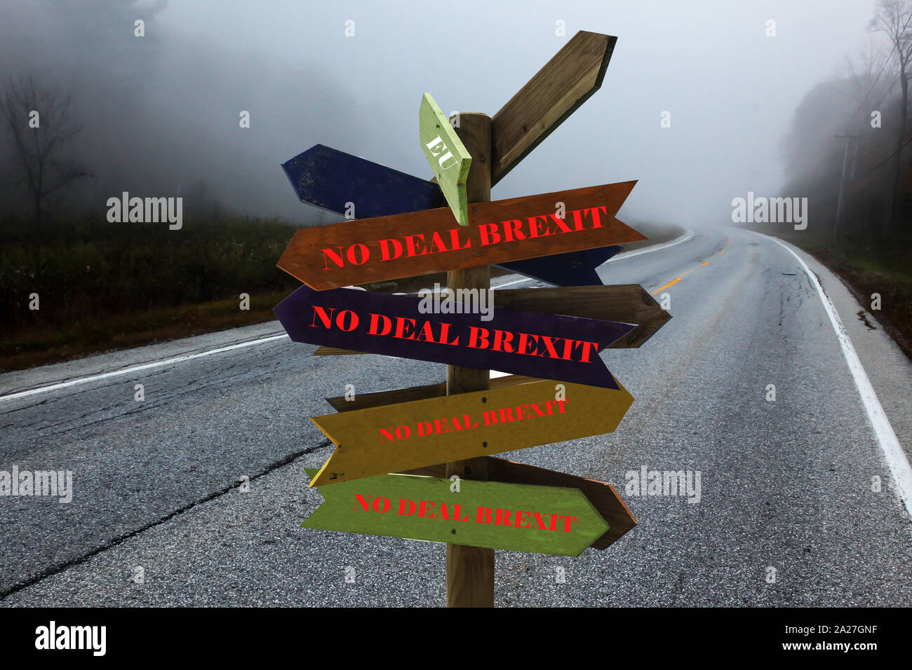Fogy road with No deal brexit sign Stock Photo