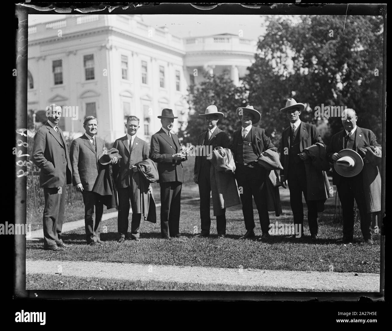 Pres. Coolidge with the champion home-run hitter of the minor leagues. L. to r.: C. Bascom Slemp, Sen. Sheppard, The Hired-Hand (radio announcer, Ft. Worth, Tex.), Amon G. Carter, Pate, Kraft