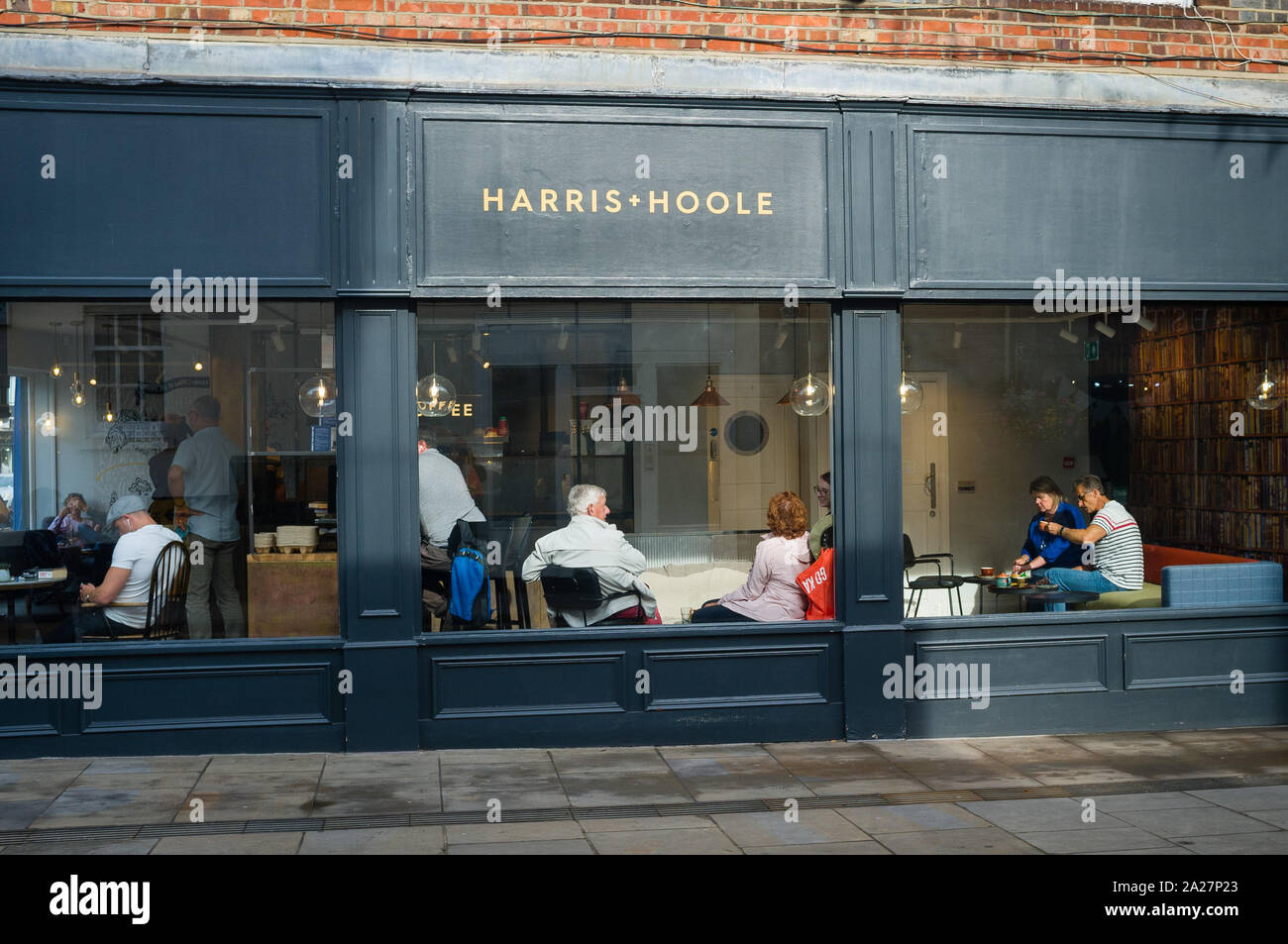 A Harris & Hoole coffee shop in Henley-on-Thames Stock Photo