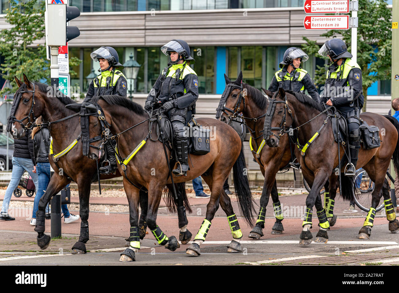 The Hague, Netherlands. 01st Oct, 2019. dutchnews, Farmers protest on Malieveld in The Hague, politie, politie te paard Credit: Pro Shots/Alamy Live News Stock Photo