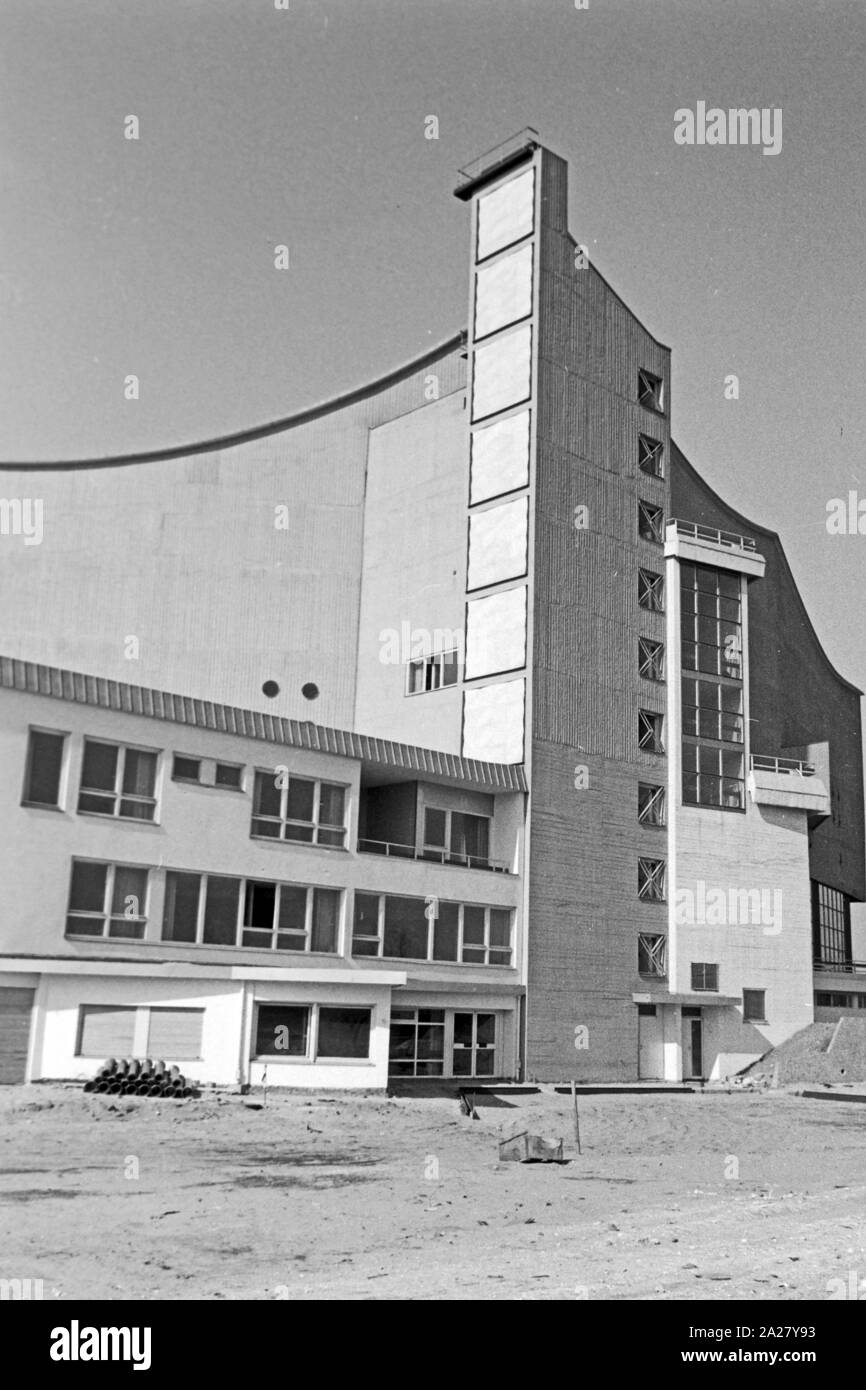 Das Studio für Elektroakustische Musik, neben der Akademie der Künste im Hanseatenweg in Berlin, Deutschland 1963. Studio for electro acoustic music beside the Academy of arts at the Hanseatenweg in Berlin, Germany, 1963. Stock Photo
