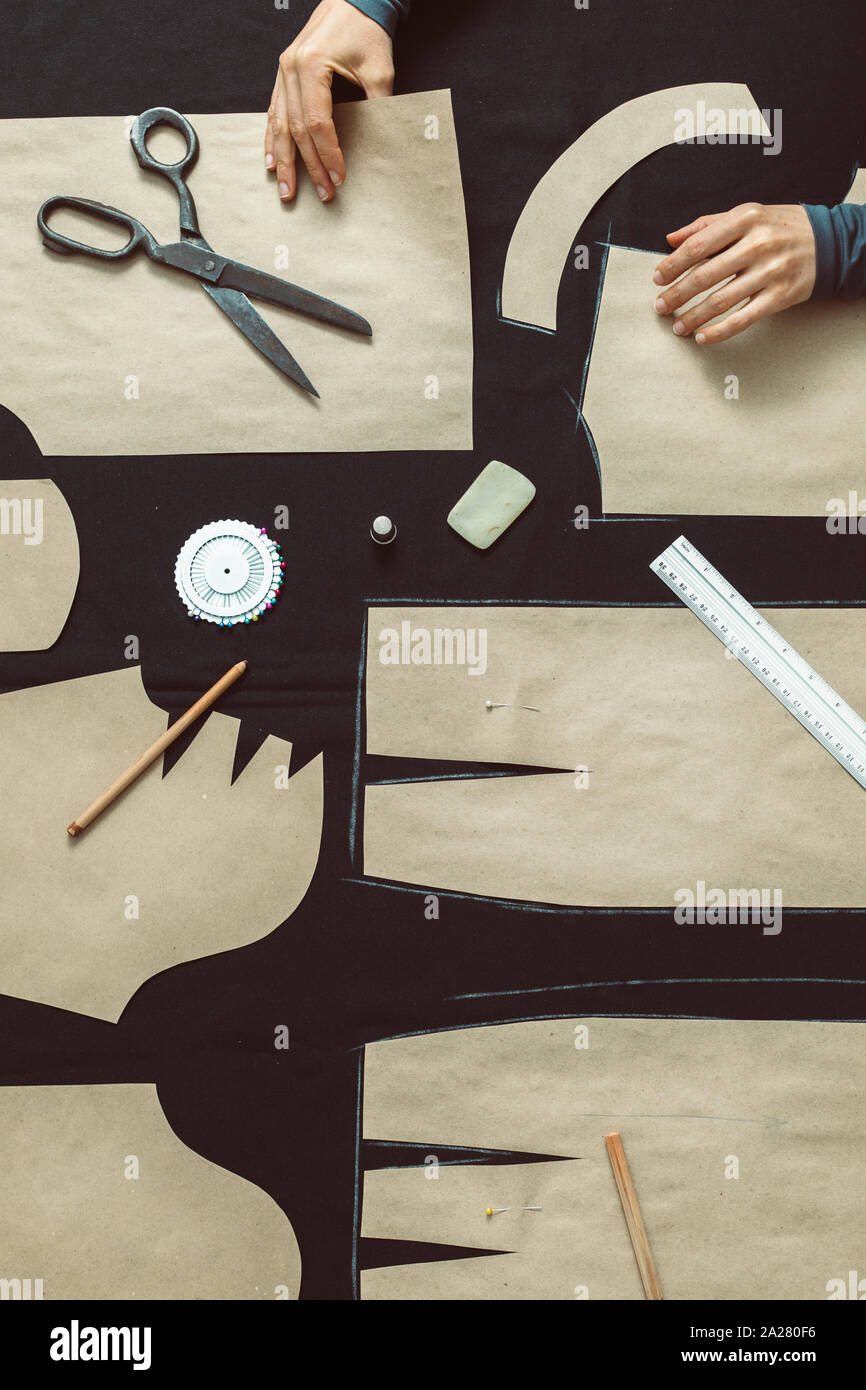 Tailor craft hi-res stock photography and images - Alamy