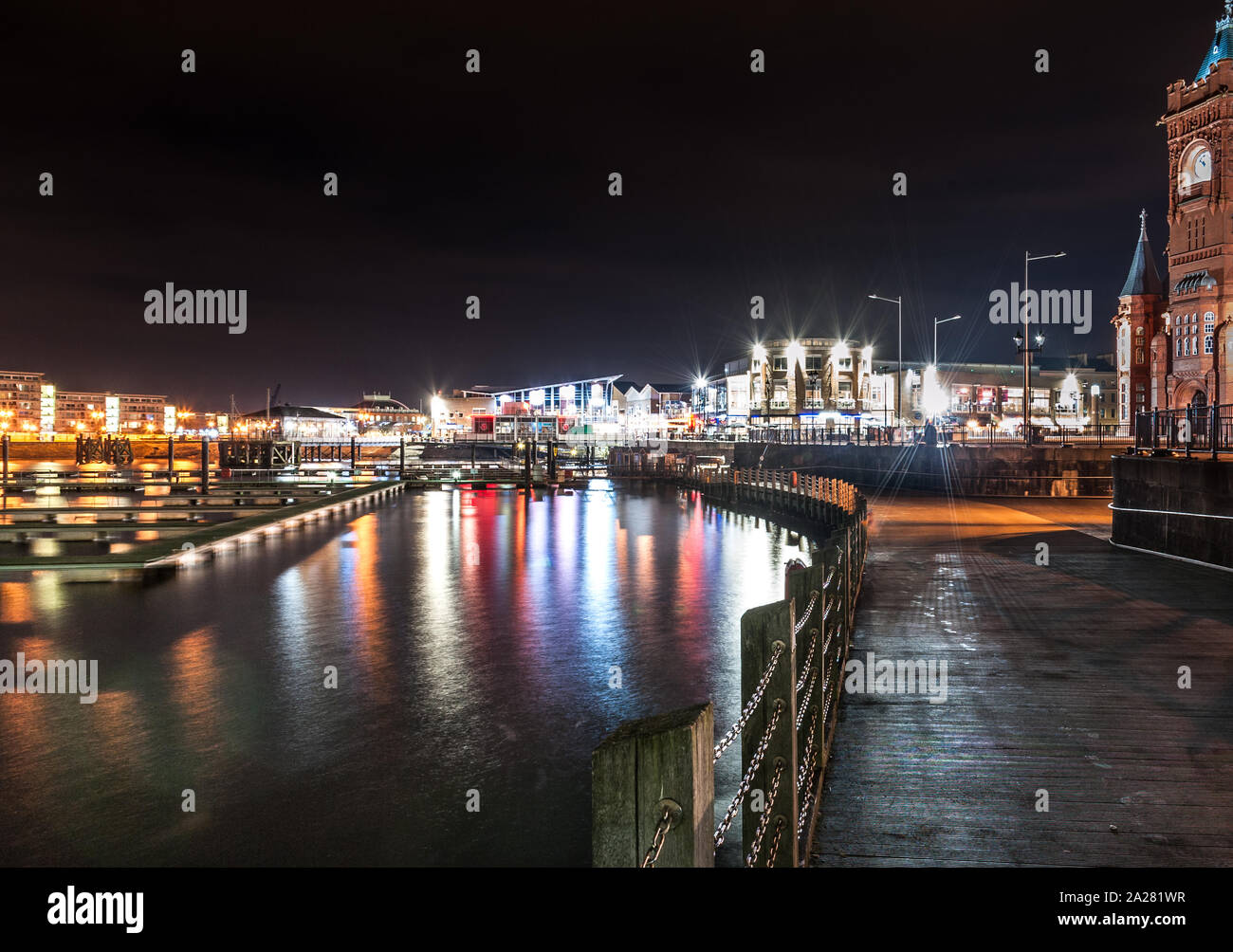 [Image: cardiff-bay-at-night-2A281WR.jpg]