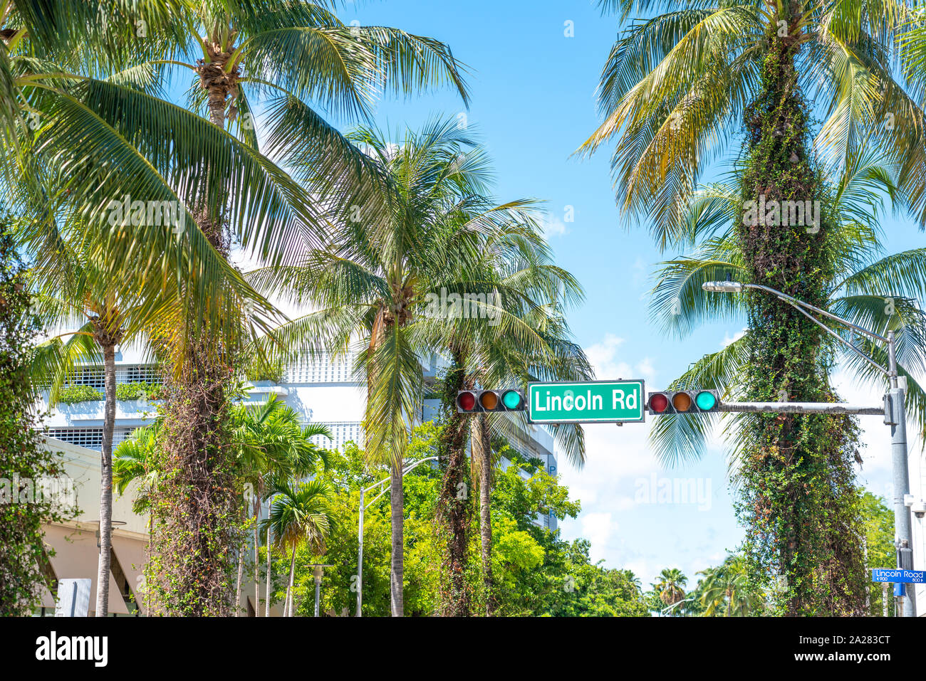 street sign Lincoln Road Mall in Miami Beach, the famous central shopping mall street in the art deco district Stock Photo