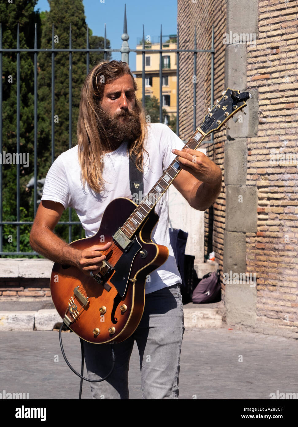 Top 183 + Singer with long hair and beard polarrunningexpeditions