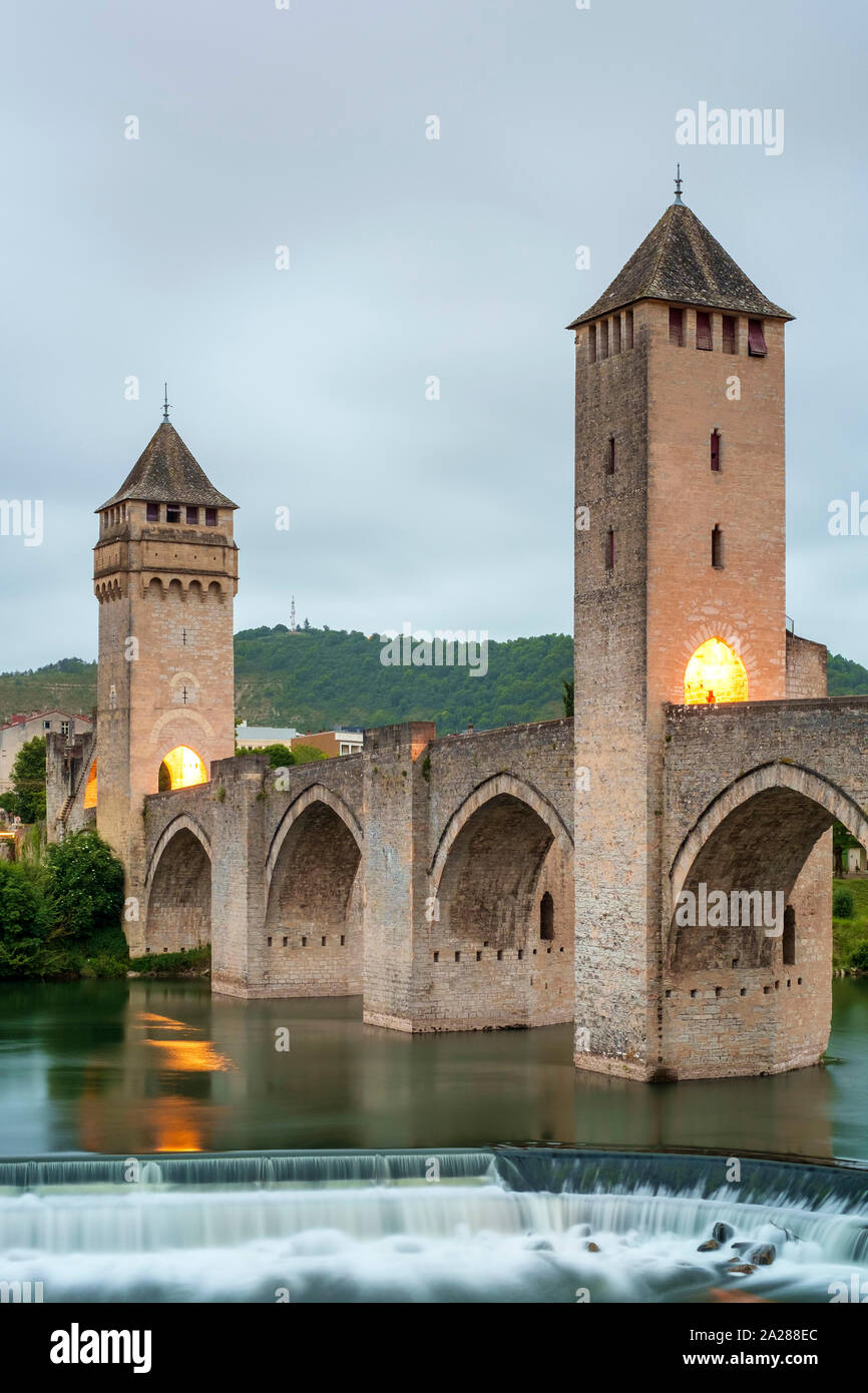 Pont Valentré bridge, Cahors, Lot Department, Midi-Pyrénées, France Stock Photo