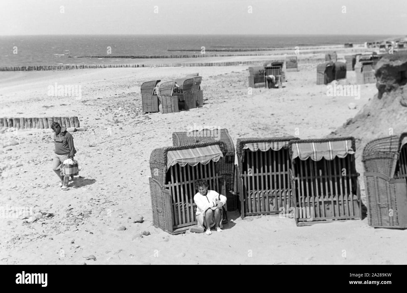 Am Strand Der Insel Fohr Deutschland 1960er Jahre At The Beach