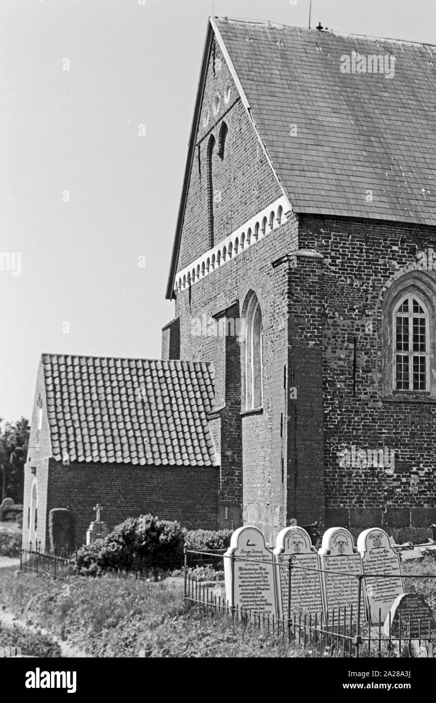 Kirche Pfarrkirche Black and White Stock Photos & Images - Alamy