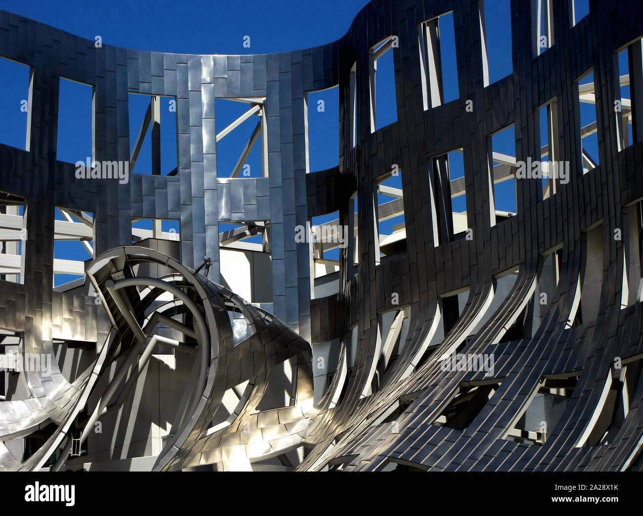 Abstract metal design hi-res stock photography and images - Alamy
