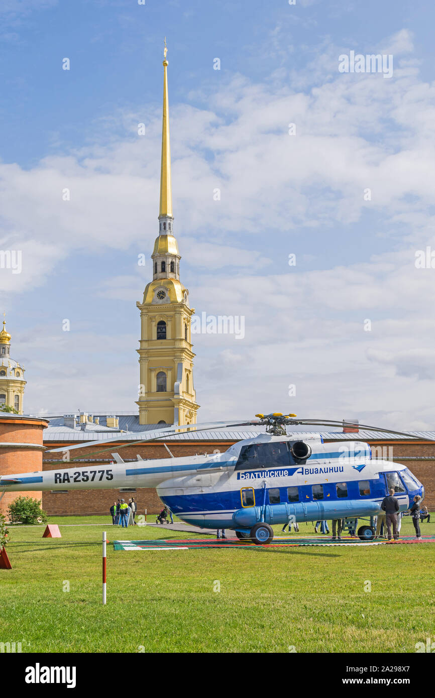 Mi 4 helicopter hi-res stock photography and images - Alamy