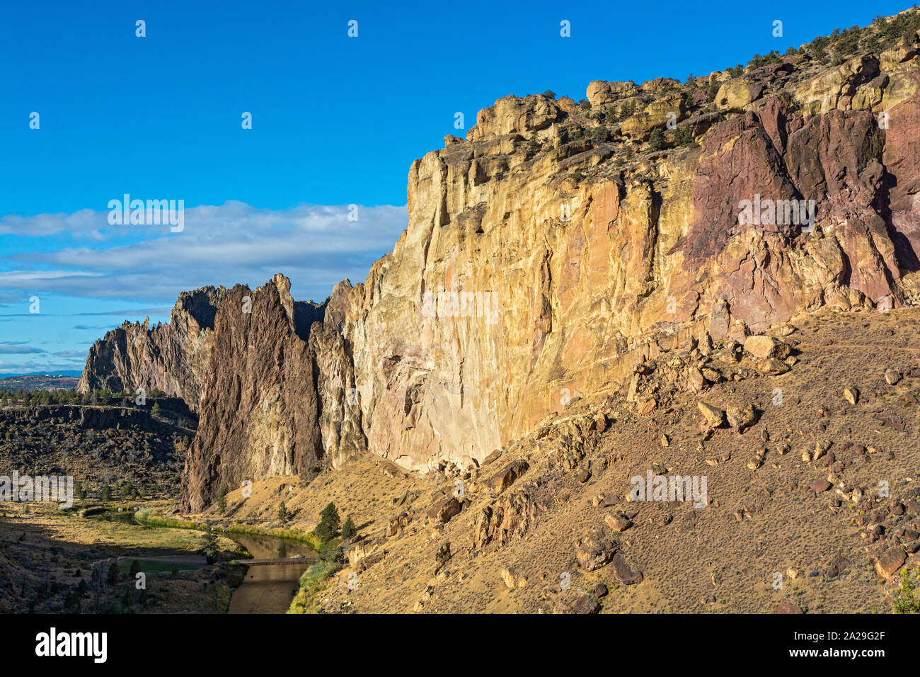 Oregon, Smith Rock State Park, internationally renowned destination for rock climbing, Crooked River Stock Photo