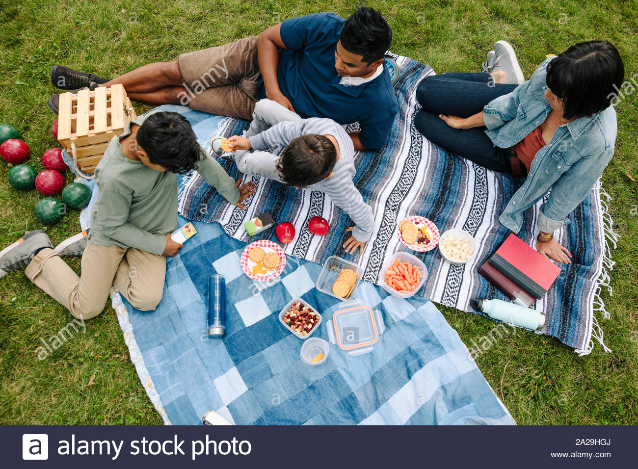 Family healthy food hi-res stock photography and images - Alamy