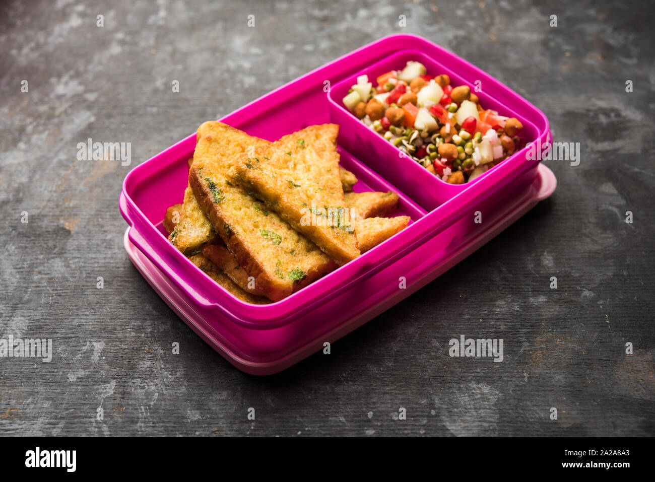 Lunch Box / Tiffin for Indian kids, includes bread Omelette pakora with