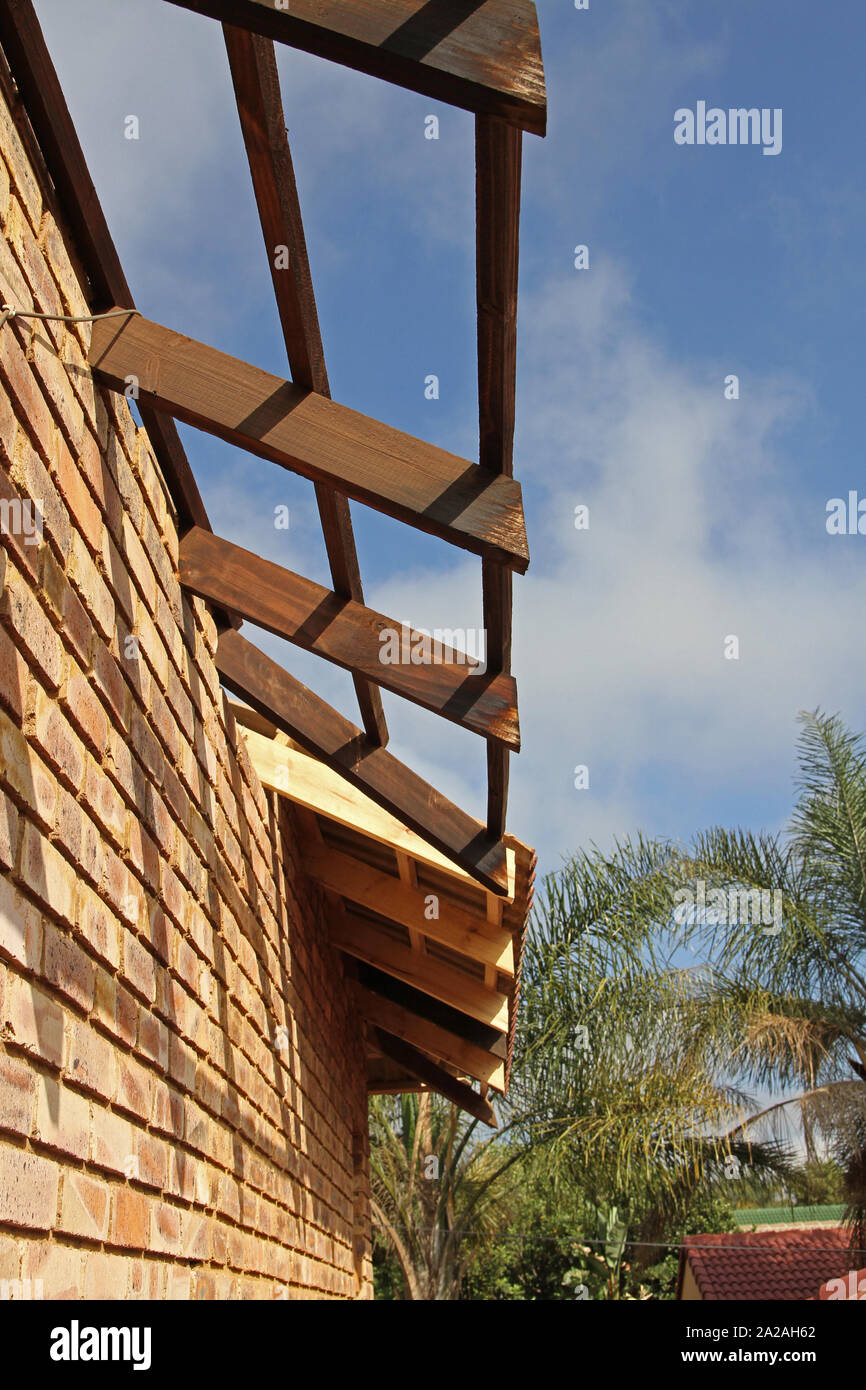 Rafters purlins hi-res stock photography and images - Alamy