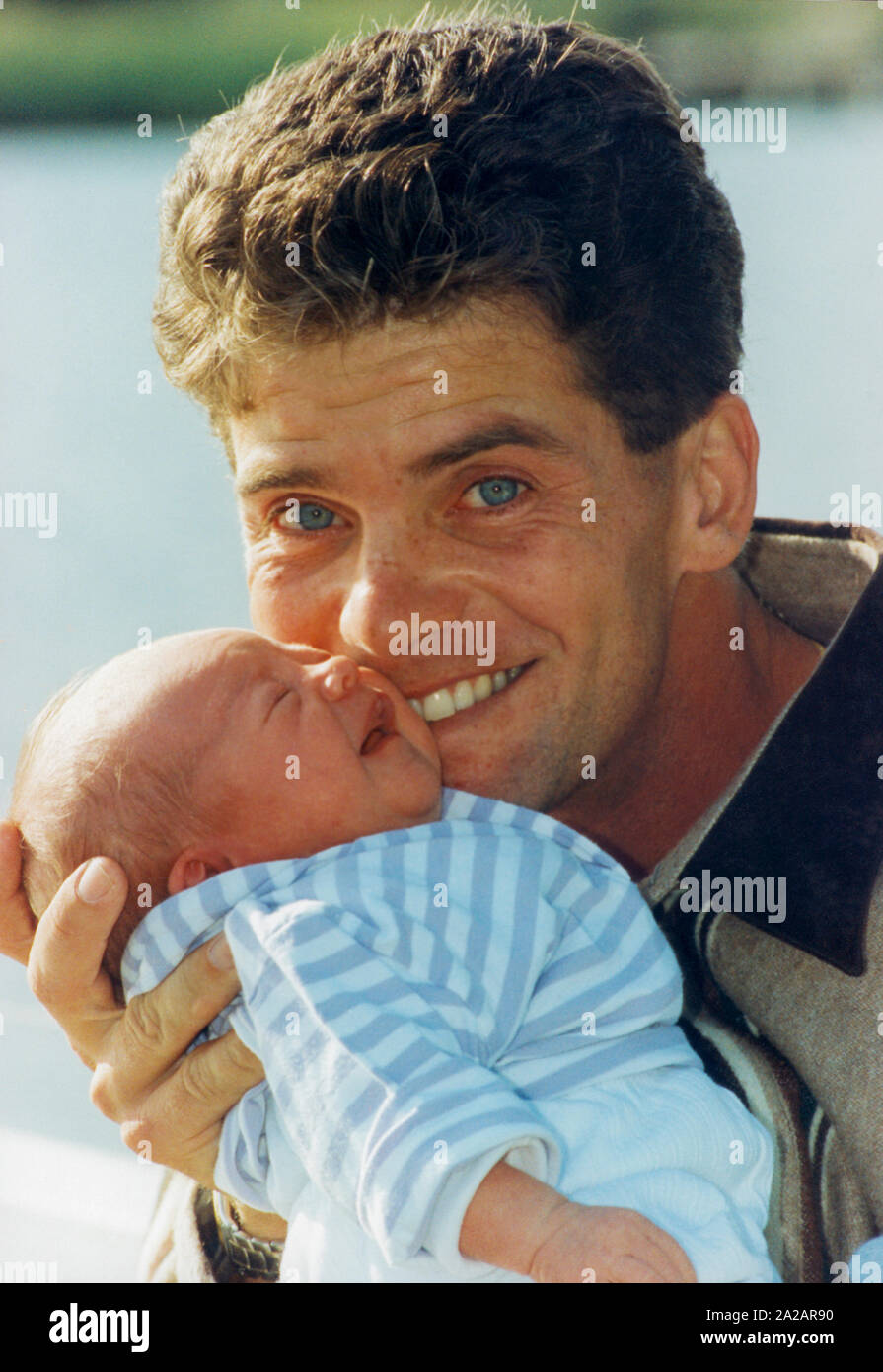 JESPER PARNEVIK Swedish professional golfer with wife Mia and first  daughter Peg Stock Photo - Alamy