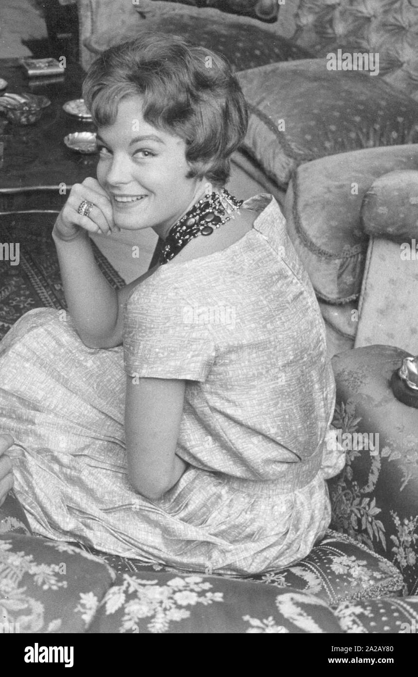 Actress 1960 hi-res stock photography and images - Alamy