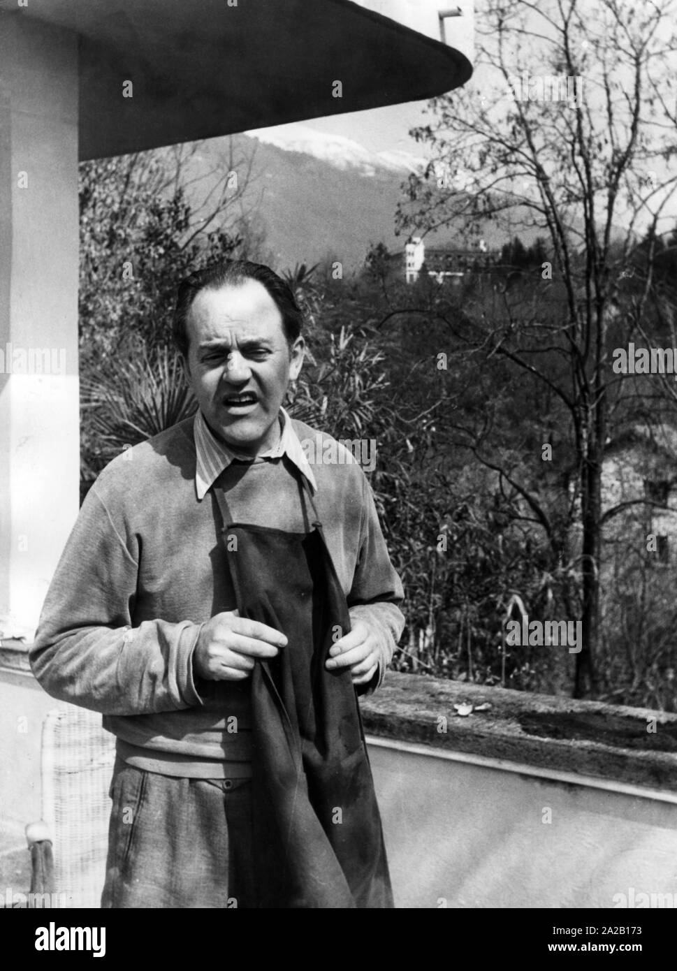 The writer Albert-Vigoleis Thelen managed from 1954 to 1960 the 'Casa Rocca Vispa' in Ascona, Ticino. In the background is the Hotel Monte Verita. (undated photo) Stock Photo