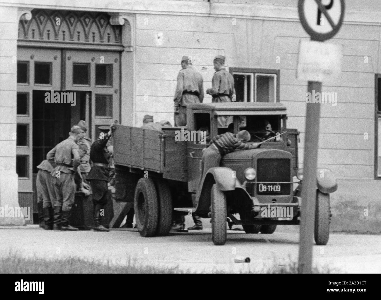 Soviet soldiers in Zwettl (Lower Austria). Undated photo, probably in the 1950s. Stock Photo