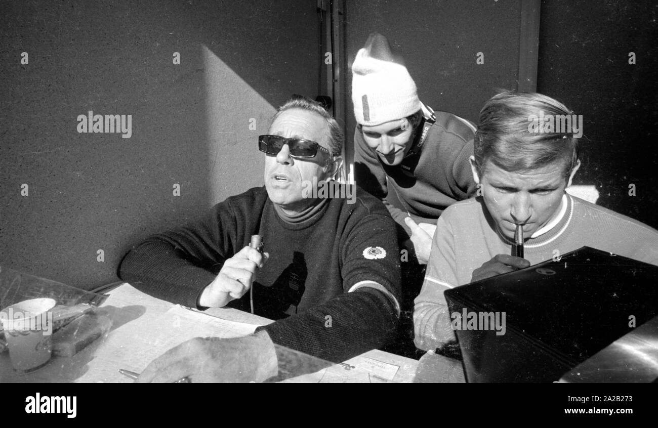 Looks Over Black And White Stock Photos Images Alamy