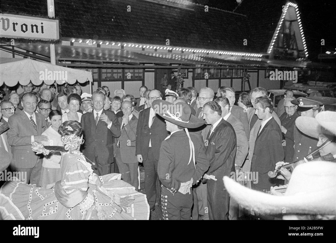 In front of the marquee of the FischerVroni, the former Federal
